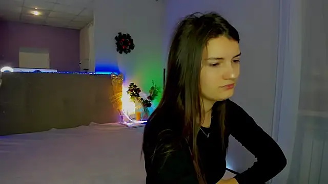 Laura Leee online show from December 2025 05:57:01 AM