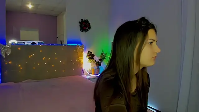 Laura Leee online show from December 2025 06:19:01 AM