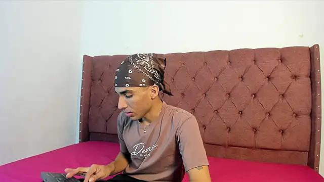 jony honey online show from December 2025 01:05:02 PM