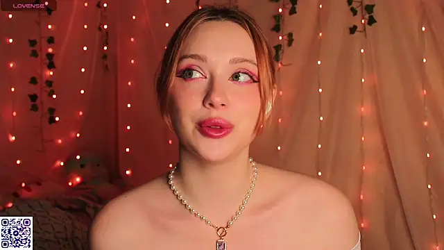 Snapshot of YourSkyAni chatting on December 2025 01:40:02 PM YourSkyAni online show from December 2025 01:40:02 PM