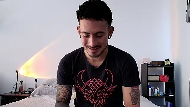 Snapshot of anika_lowen02 chatting on February 2025 03:05:02 PM anika lowen02 online show from February 2025 03:05:02 PM