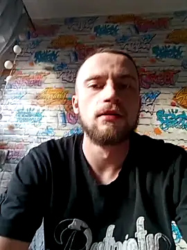 wariacik0024 online show from March 2026 03:28:01 PM