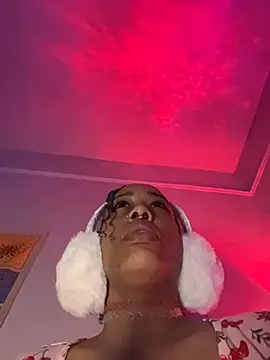 loveluna8 online show from December 2025 09:36:02 AM