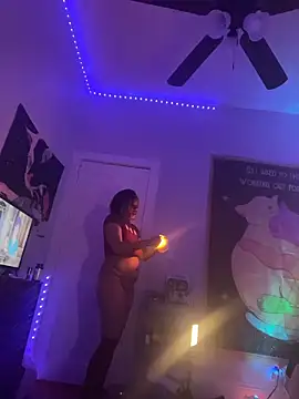 loveluna8 online show from December 2025 10:33:01 AM