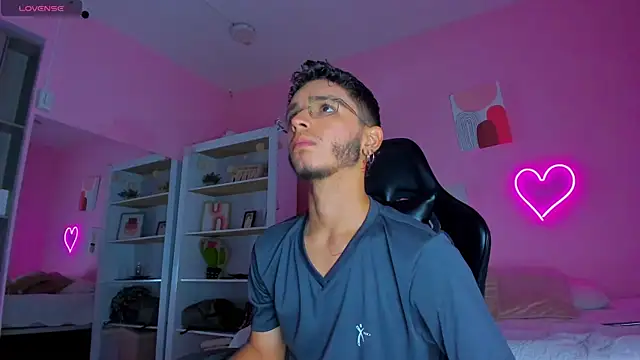 Ian Castillo  online show from March 2025 11:17:02 AM