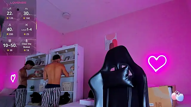 Ian Castillo  online show from September 2025 11:21:02 AM