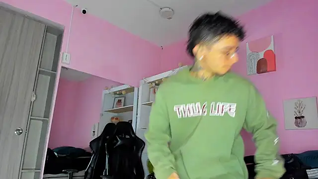 Ian Castillo  online show from November 2025 11:10:02 AM