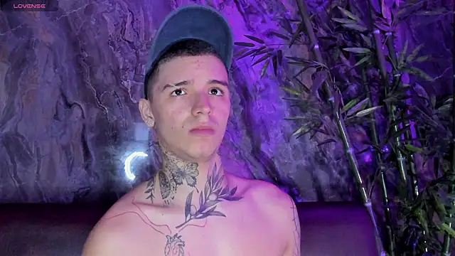 Ian Castillo  online show from March 2026 11:21:01 PM