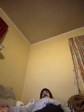 wolfwhite95 online show from February 2026 07:50:02 PM