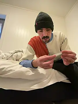 wolfwhite95 online show from March 2026 11:49:02 AM