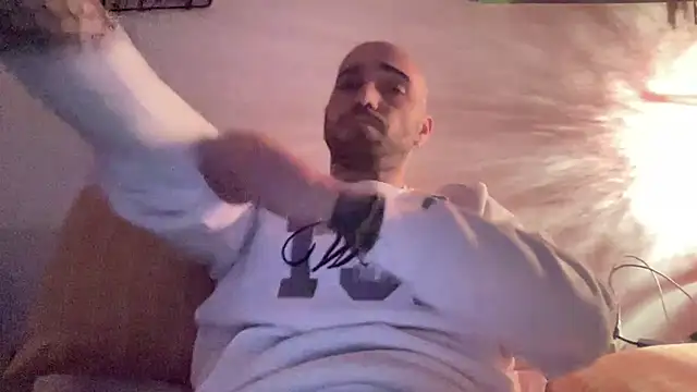 alessandromori91 online show from February 2026 10:19:01 PM