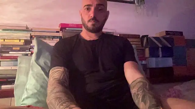 alessandromori91 online show from April 2026 10:43:02 PM