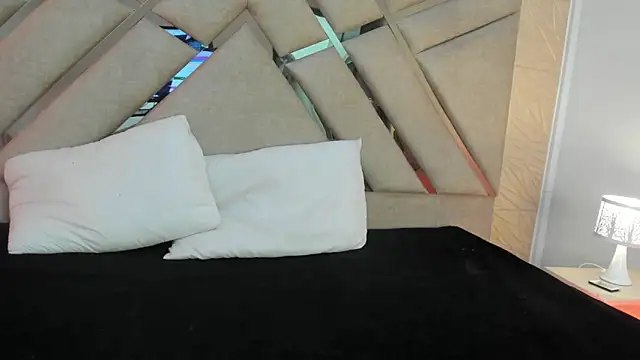 sophie pariss online show from April 2026 03:07:02 AM