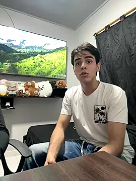 Alex and Fabian online show from December 2025 04:18:02 AM