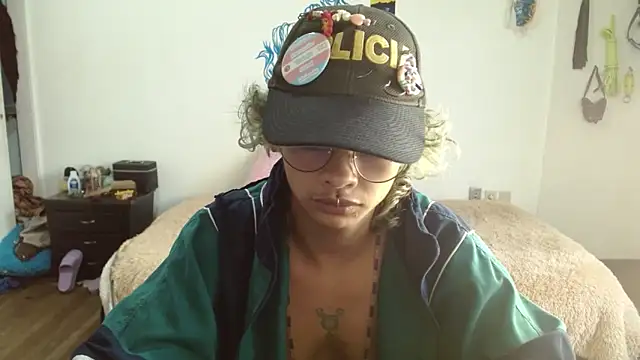 fenixmfx19 online show from February 2025 10:14:02 PM