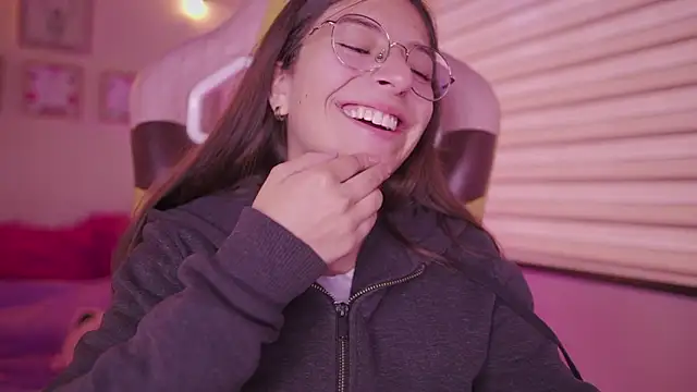 milly kenner online show from March 2026 08:03:01 PM