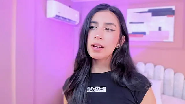 zia cooper online show from April 2026 07:06:02 PM