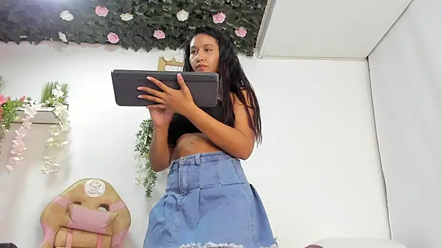 cute mia23 online show from December 2024 09:33:01 AM