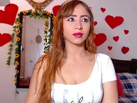 Snapshot of MeganCrouch chatting on February 2026 07:54:01 PM MeganCrouch online show from February 2026 07:54:01 PM