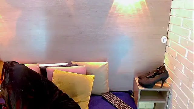 Snapshot of Isalombardi chatting on January 2026 03:41:01 AM Isalombardi online show from January 2026 03:41:01 AM