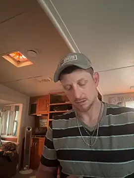 bigred0808 online show from April 2026 09:12:02 PM