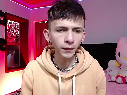 smallgiant27 online show from February 2026 05:08:01 PM