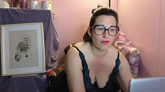 Snapshot of bella-louva chatting on June 2026 06:51:02 PM bella-louva online show from June 2026 06:51:02 PM