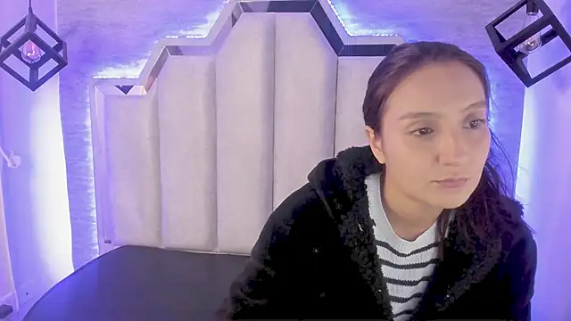  alaia collway  online show from March 2025 12:12:01 PM