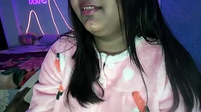 expression queen online show from December 2024 05:23:02 PM