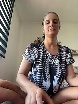 jennifer11772 online show from July 2026 12:00:02 PM