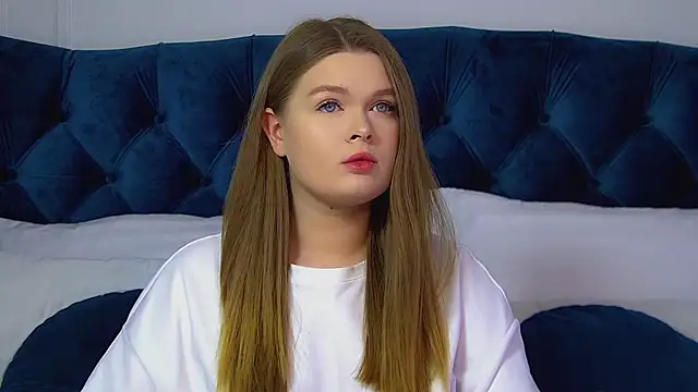 CrystalLyons online show from March 2026 06:12:01 PM