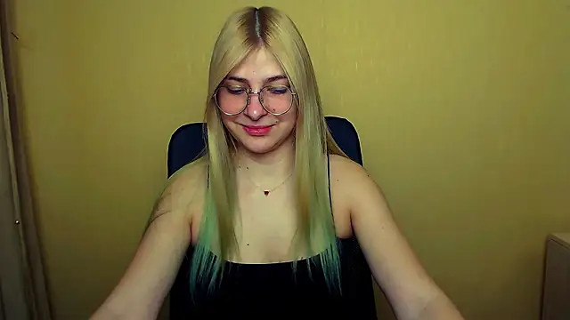 Luna Lush  online show from February 2025 08:24:01 AM