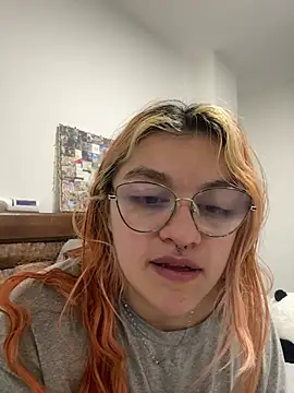 Snapshot of SophiaWeestt99 chatting on July 2026 04:29:01 AM SophiaWeestt99 online show from July 2026 04:29:01 AM
