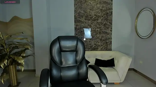 RebeccaHudson online show from April 2026 06:38:02 PM