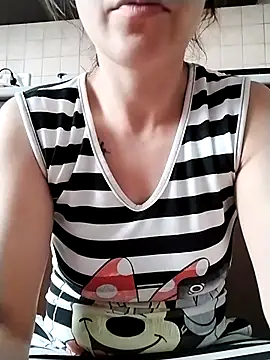 ladyrrr online show from July 2026 10:07:01 AM