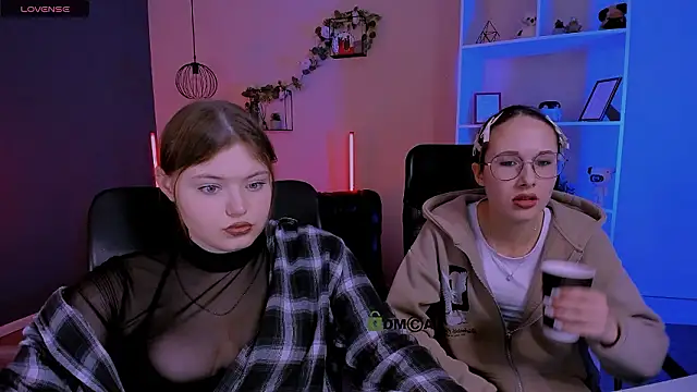 nikole kitt online show from March 2026 08:03:01 PM