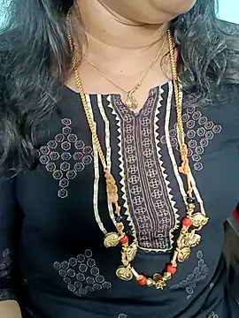 Snapshot of gaurika18 chatting on February 2025 06:04:01 AM gaurika18 online show from February 2025 06:04:01 AM