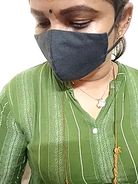 Snapshot of gaurika18 chatting on October 2025 12:58:01 PM gaurika18 online show from October 2025 12:58:01 PM