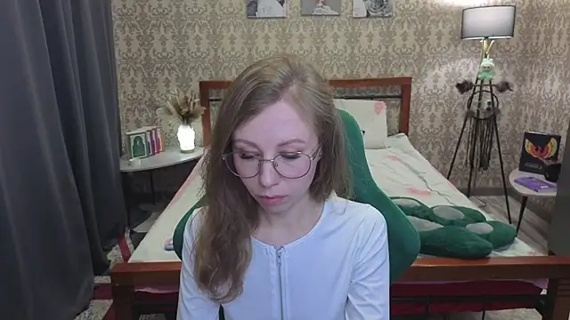 Lill Mary online show from April 2026 02:56:01 AM