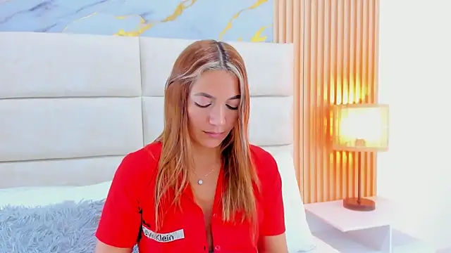 Mia Malkovaa  online show from April 2026 02:44:02 PM