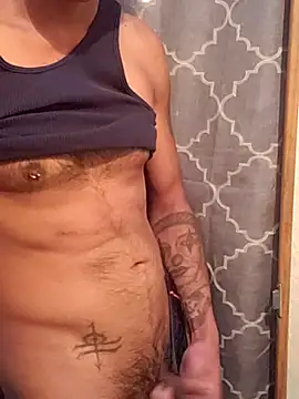 LargeDominoes online show from April 2026 07:55:02 PM