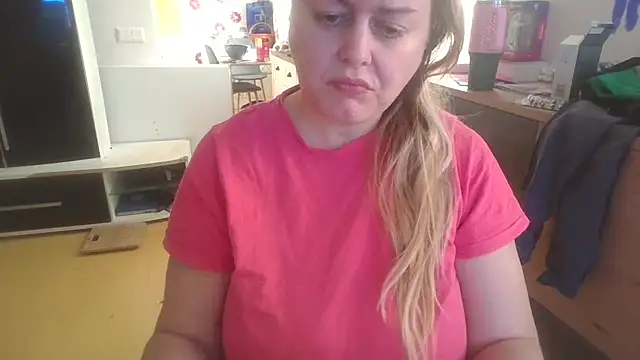 Snapshot of Meliss_Official9 chatting on February 2026 11:31:01 AM Meliss Official9 online show from February 2026 11:31:01 AM