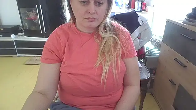 Snapshot of Meliss_Official9 chatting on April 2026 02:40:01 PM Meliss Official9 online show from April 2026 02:40:01 PM