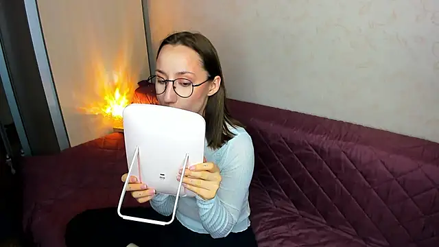 MelodyOfLovee online show from March 2026 10:26:02 PM