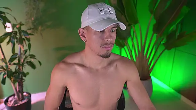 Aaronfox x online show from April 2026 12:39:02 PM