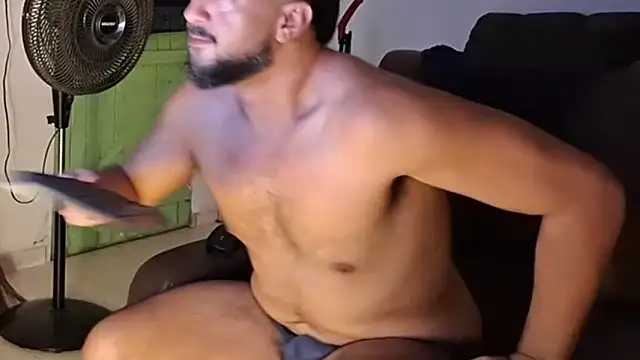 LUH133 online show from April 2026 09:38:01 PM