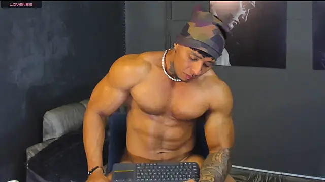 Snapshot of bradley_smith chatting on June 2026 01:28:01 PM bradley smith online show from June 2026 01:28:01 PM
