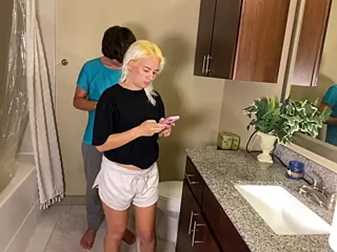 girlfriendmissy online show from April 2026 12:09:02 AM