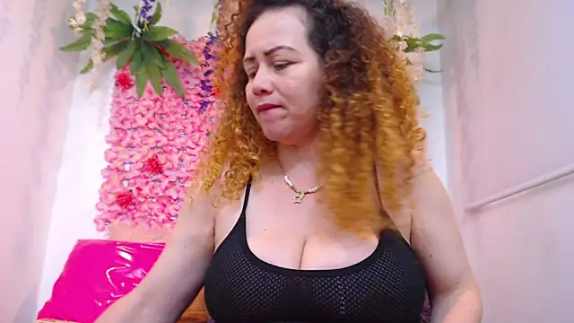 BLONDE SEXYHOT online show from April 2026 04:22:02 PM