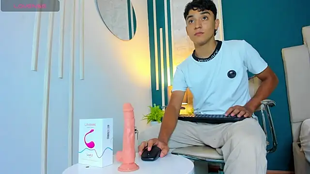 Austin Cardieff online show from January 2025 07:24:01 PM